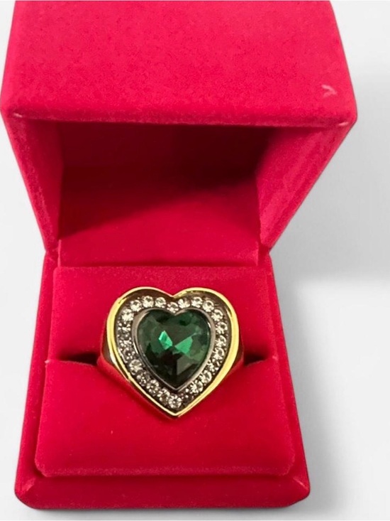 Kurt Geiger Jewelry - Kurt Geiger Gold Heart Ring with Emerald Green Crystal (Size 8)